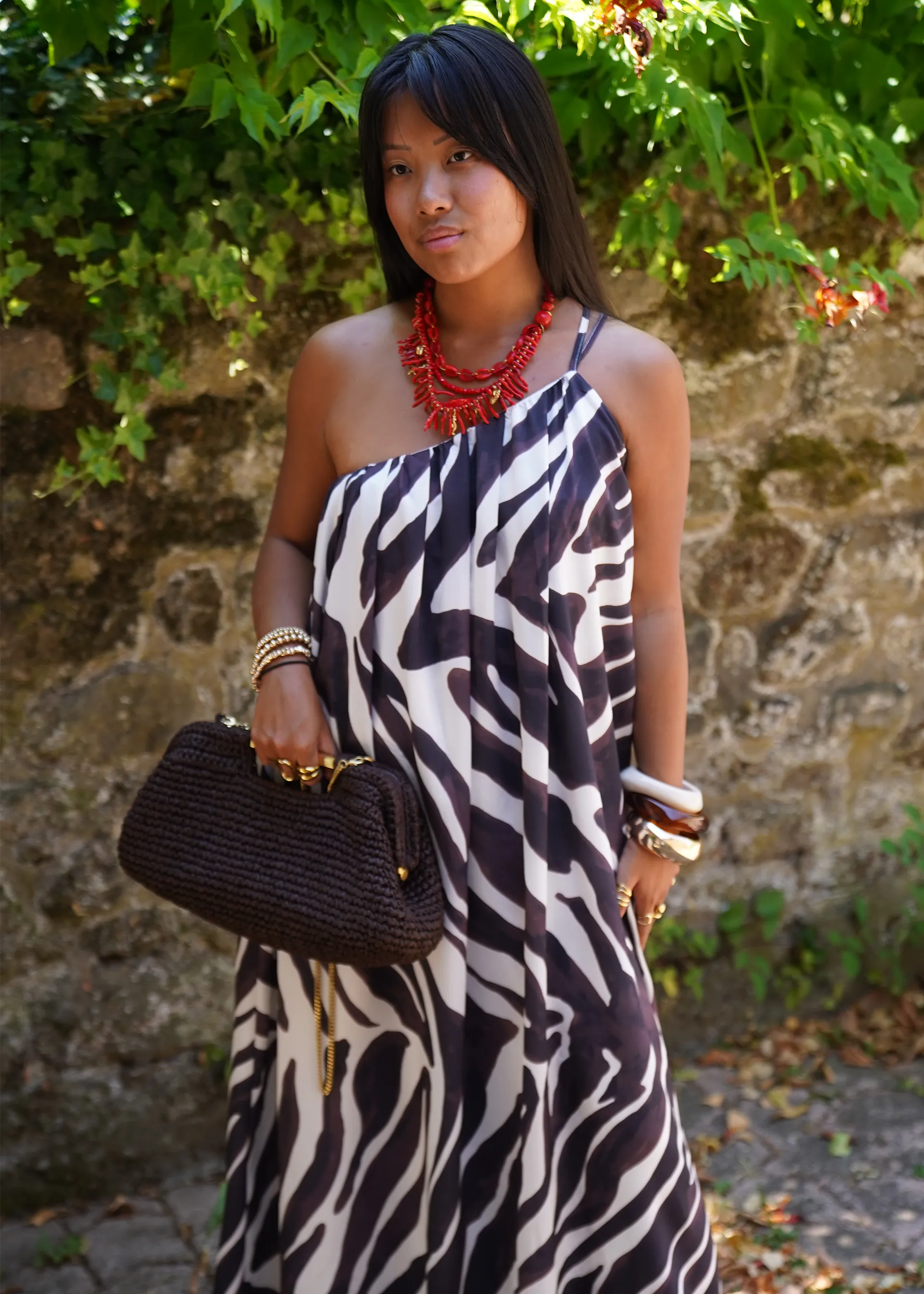 Robe longue asymétrique à motif zébré marron et blanc