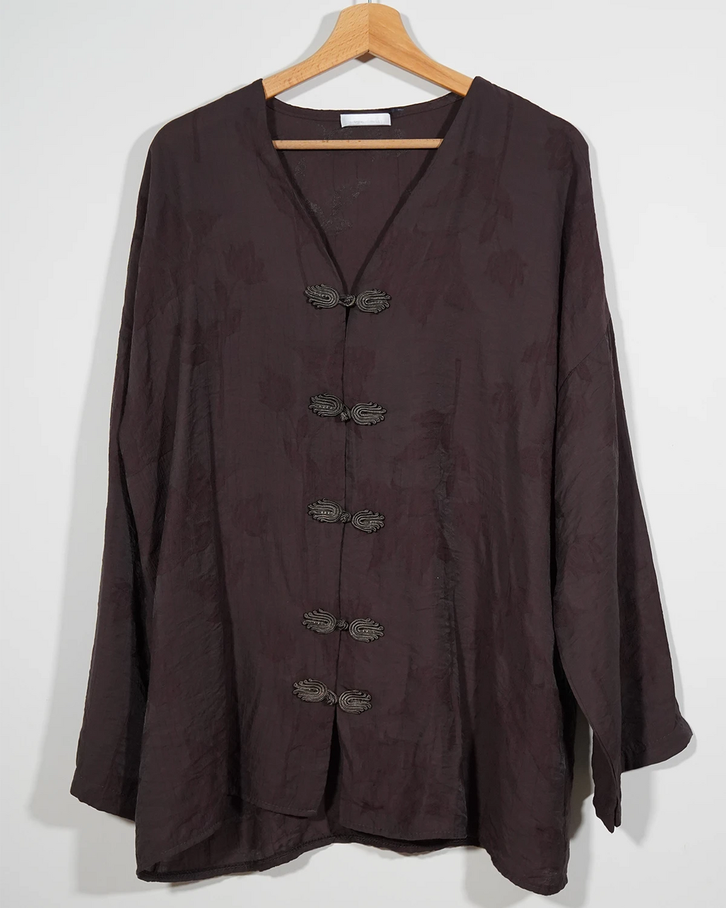 Blouse marron fermetures brandebourgs col V