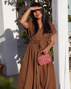 Robe longue marron chic cintrée en coton