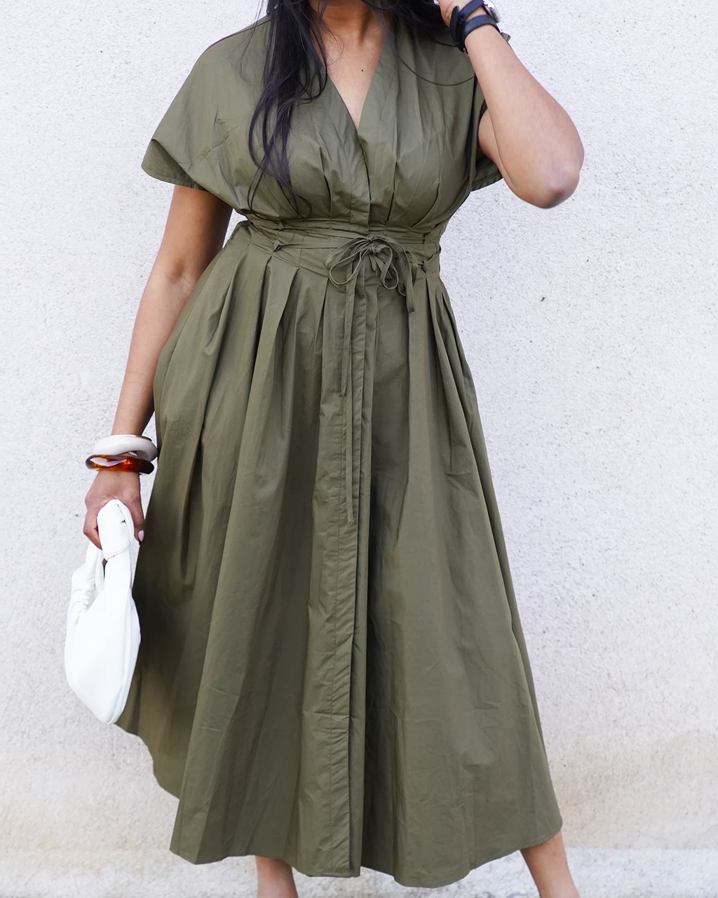 Robe longue chic cintrée en coton verte